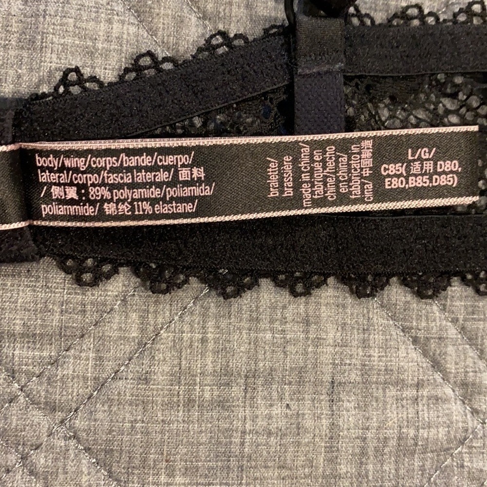 EUC Victoria’s Secret Black Lace Bralette - Picture 10 of 13